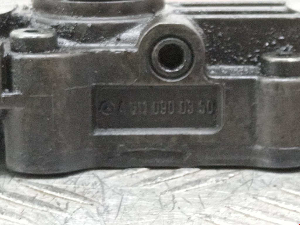 Насос топливный (электрический) MERCEDES-BENZ C-Class C-klasse W203 2000-2007