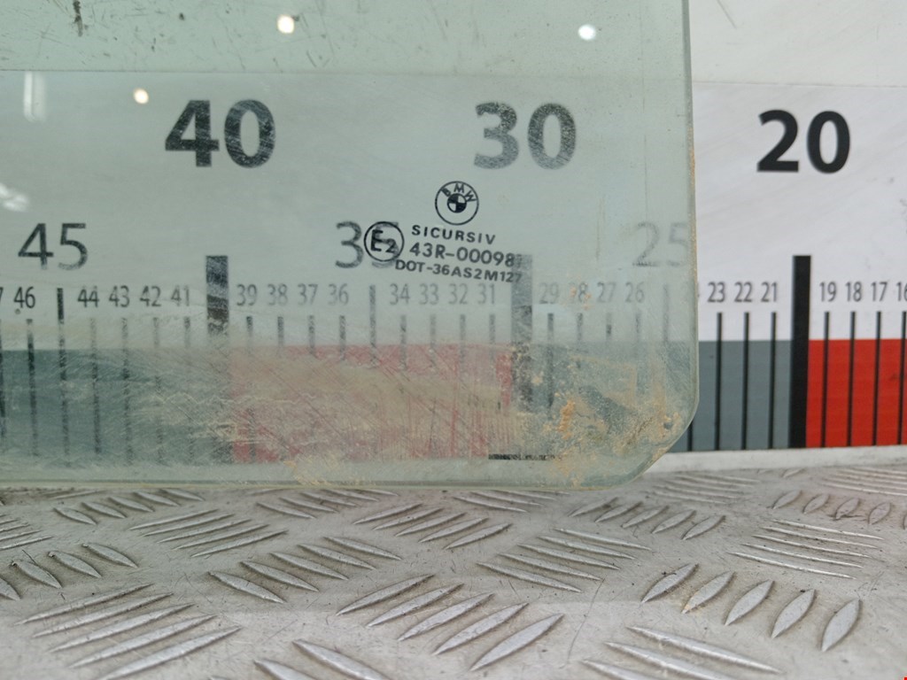 Стекло двери заднее правое BMW 5er 5 серия E39 1995-2004