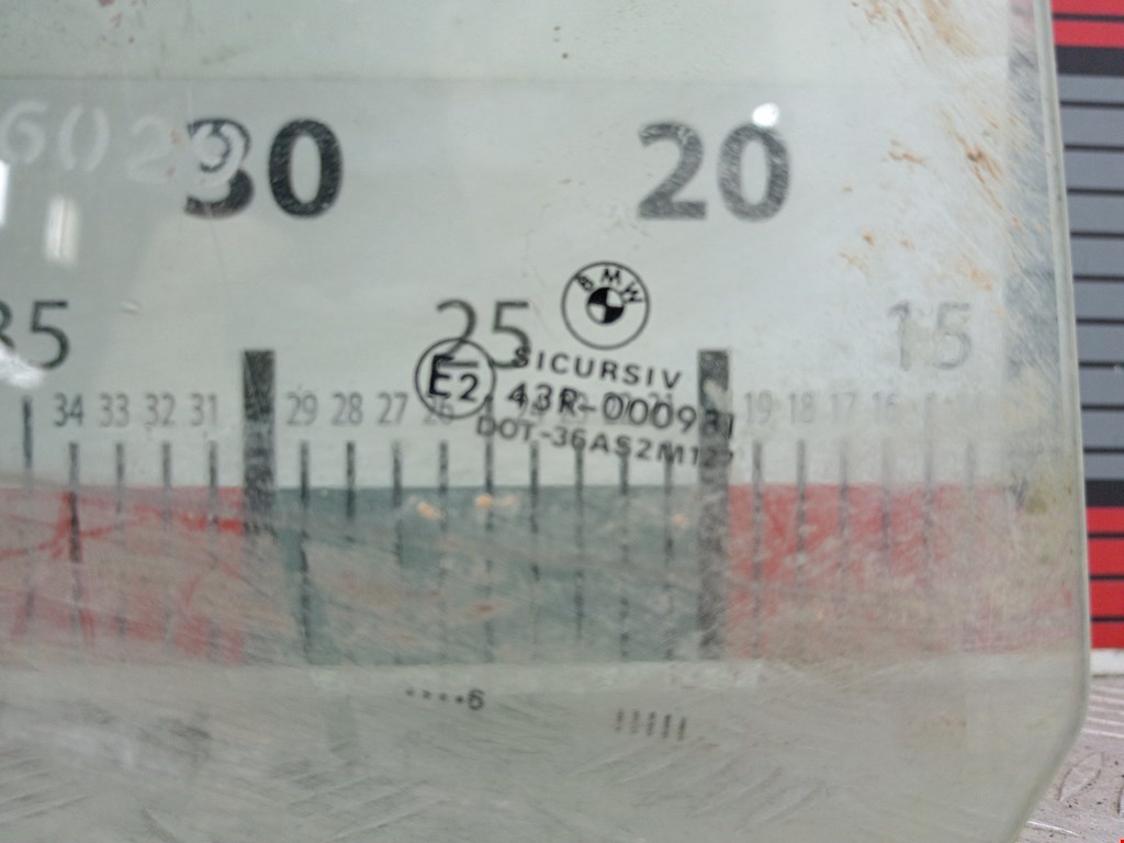 Стекло двери заднее правое BMW 5er 5 серия E39 1995-2004