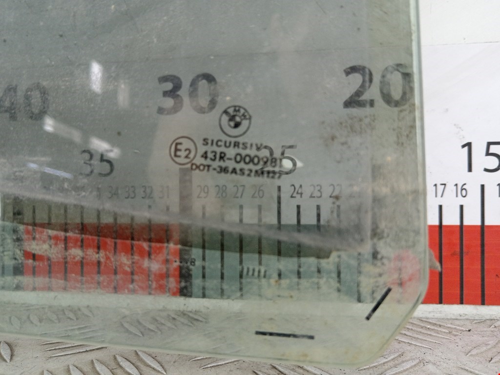 Стекло двери заднее правое BMW 5er 5 серия E39 1995-2004