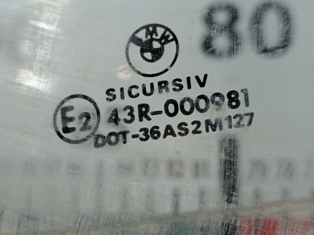 Стекло двери заднее левое BMW 5er 5 серия E39 1995-2004