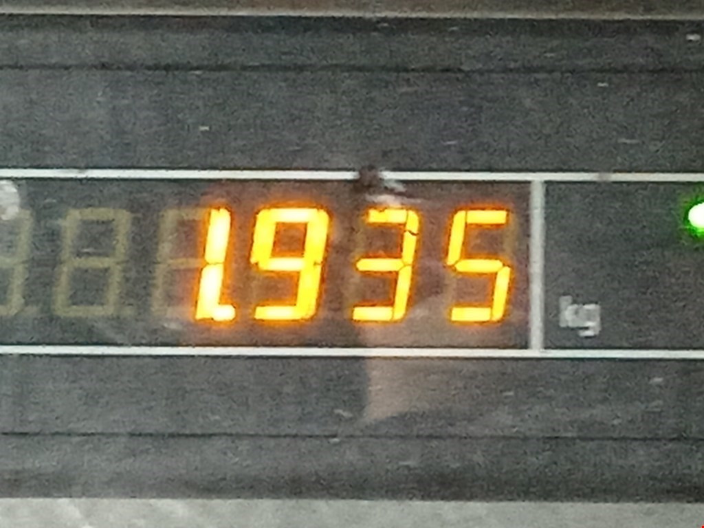 Стекло двери заднее левое BMW 1er E81\E87 2004-2011