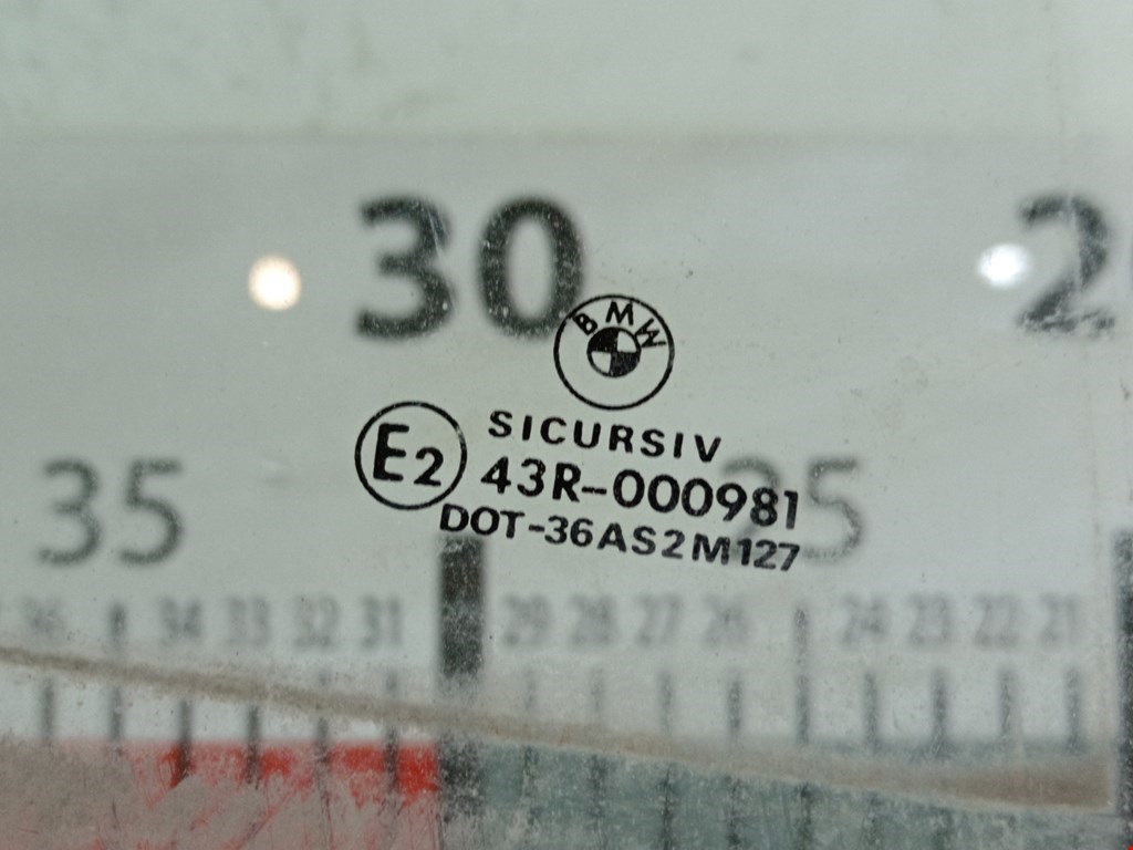 Стекло двери заднее правое BMW 5er 5 серия E39 1995-2004