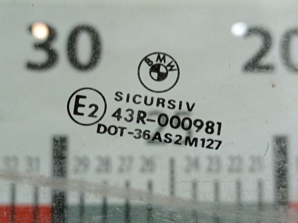 Стекло двери заднее правое BMW 5er 5 серия E39 1995-2004