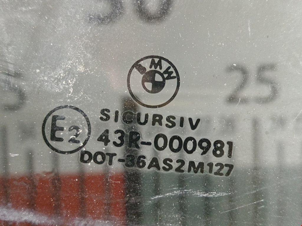 Стекло двери заднее правое BMW 5er 5 серия E39 1995-2004