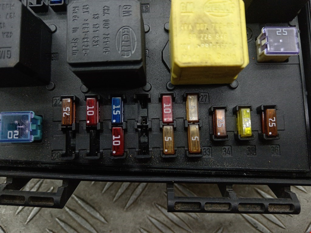 Датчик уровня в бачок омывателя OPEL Astra H/Family 2004-2015