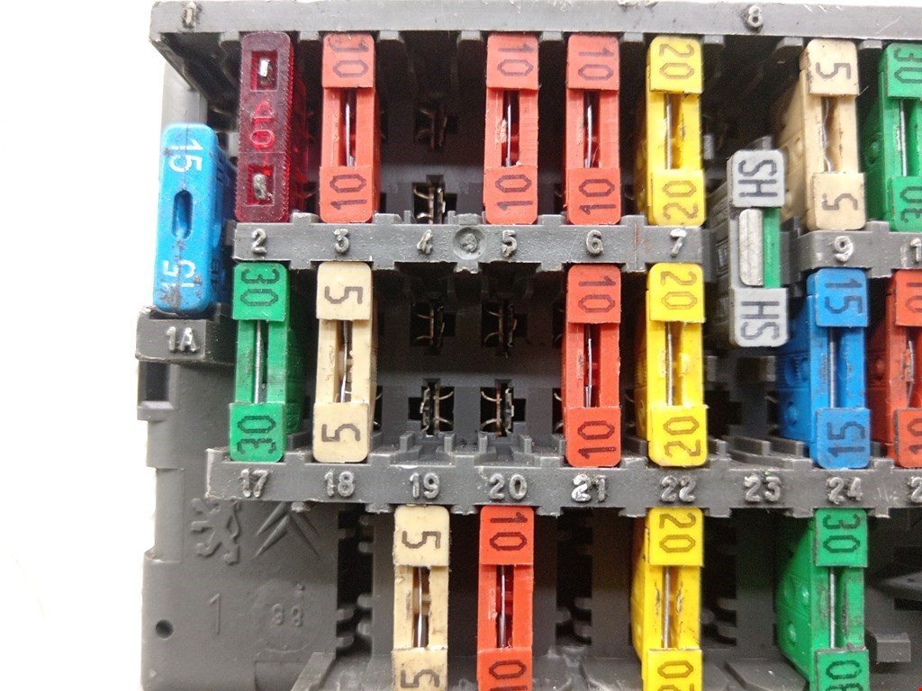 Датчик уровня в бачок омывателя PEUGEOT 406 1995-1999