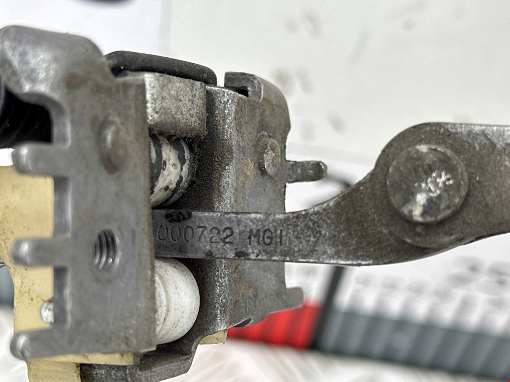 Ограничитель открывания двери RENAULT Laguna 2001-2007