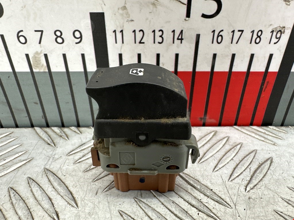Кнопка стеклоподъемника RENAULT Laguna 2001-2007