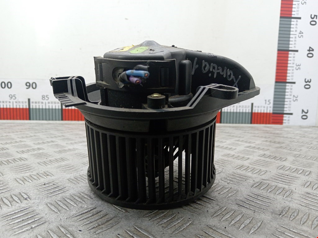 Моторчик (мотор) отопителя салона CITROEN Xantia 1993-2002