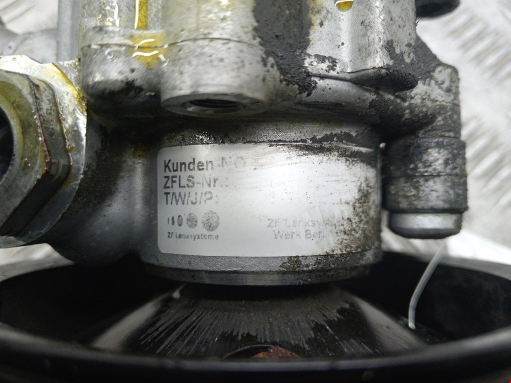 Насос гидроусилителя руля (ГУР) MERCEDES-BENZ CLK-Class W209 2002-2009