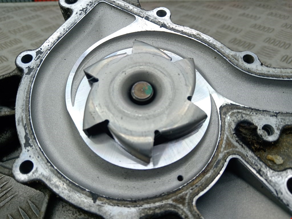 Насос водяной (помпа) MERCEDES-BENZ CLK-Class W209 2002-2009