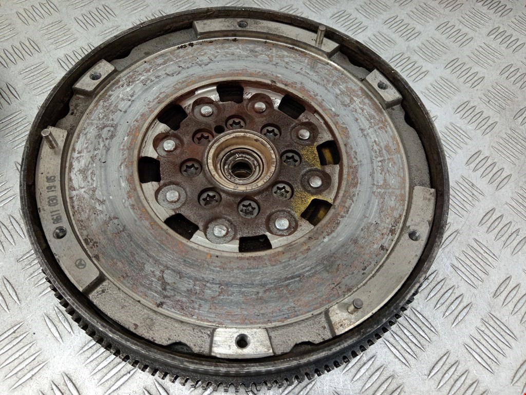 Маховик (демпфер сцепления) MERCEDES-BENZ Sprinter 901-905/Classic 909 1995-2006