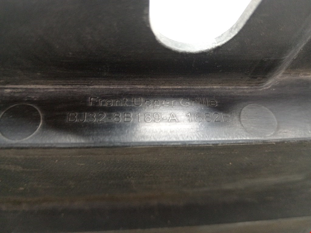 Решетка радиатора LAND ROVER Range Rover Evoque 2011-2018