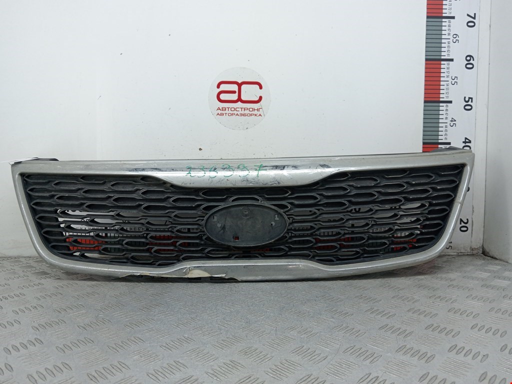 Решетка радиатора KIA Sorento 2009-2021