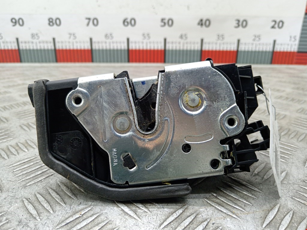 Замок двери задней левой BMW 5er 5 серия E60/E61 2003-2010