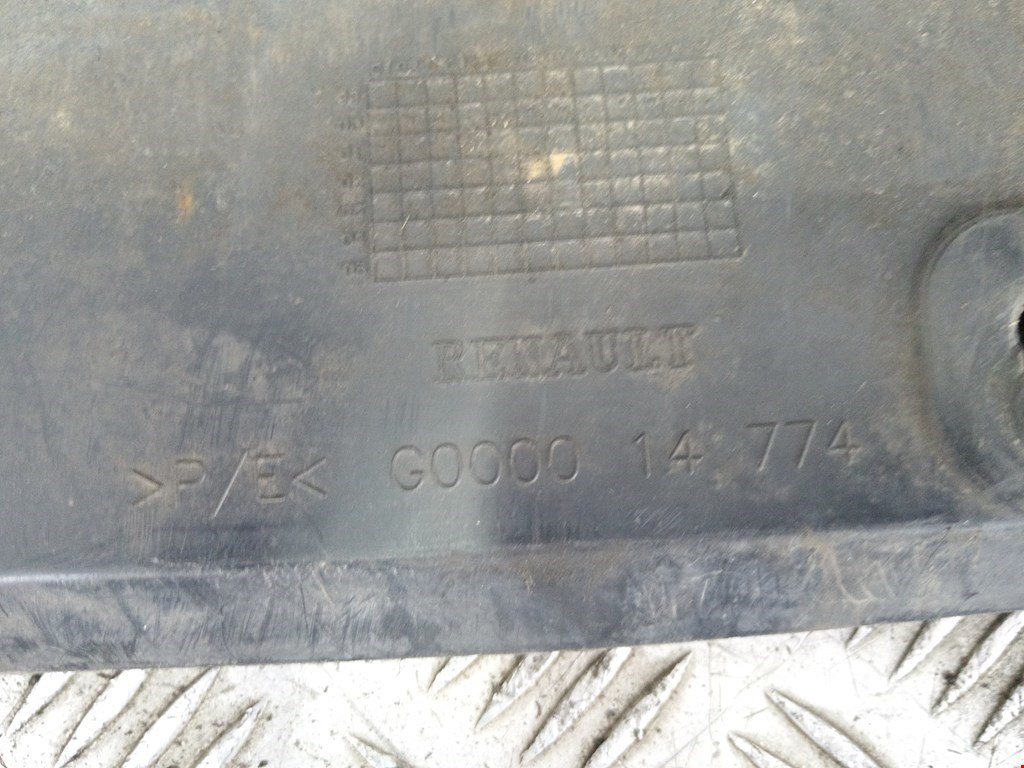 Бампер передний RENAULT Laguna 2001-2007