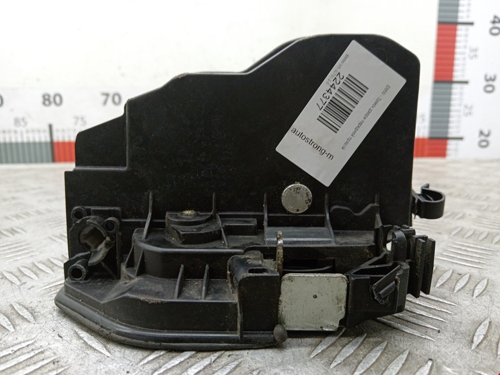 Замок двери передней правой BMW X5 E70 2007-2013