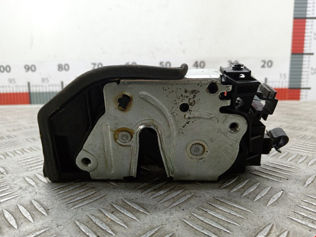Замок двери передней правой BMW X5 E70 2007-2013
