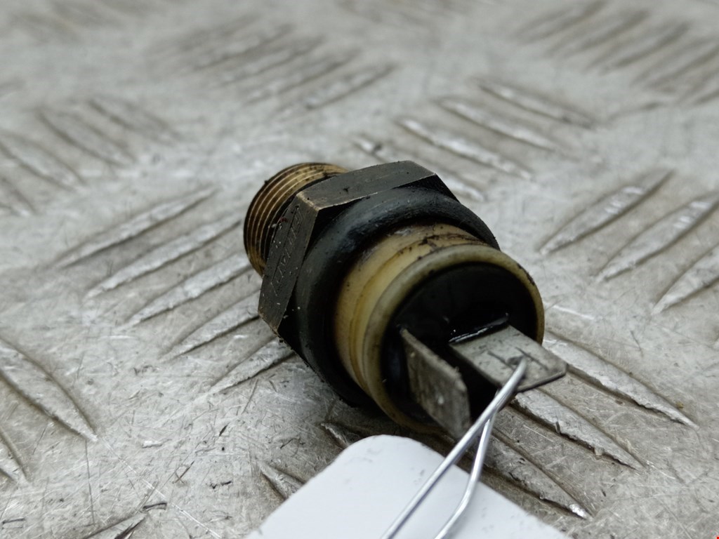 Датчик температуры (охлаждающей жидкости) IVECO Daily III 1999-2006