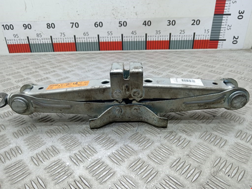 Домкрат INFINITI FX/ QX70 2002-2008