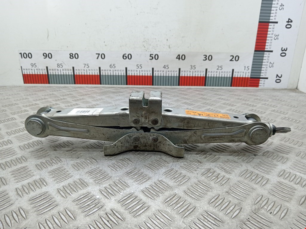 Домкрат INFINITI FX/ QX70 2002-2008