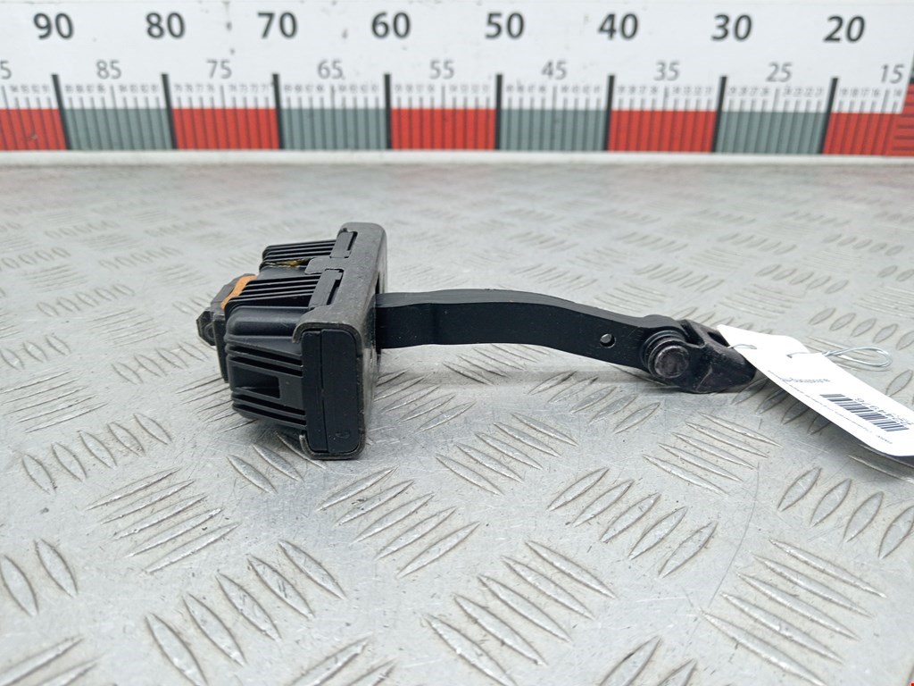 Ограничитель открывания двери BMW X5 E70 2007-2013