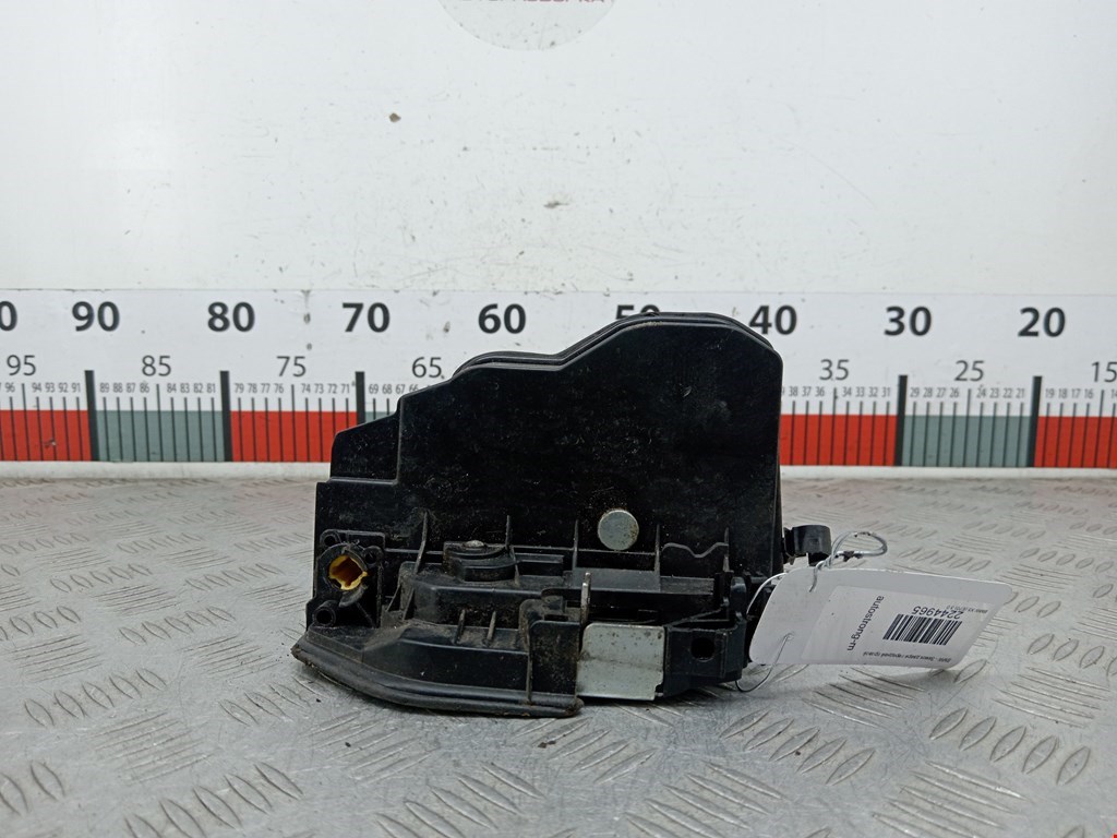 Замок двери передней правой BMW X5 E70 2007-2013