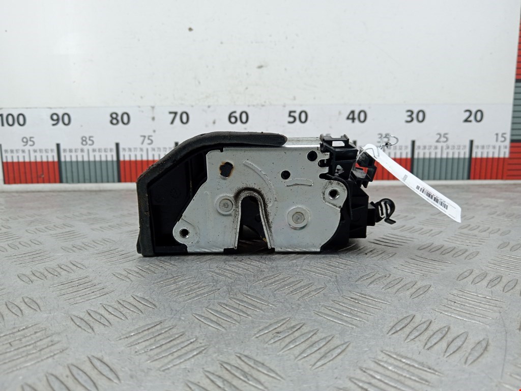 Замок двери передней правой BMW X5 E70 2007-2013