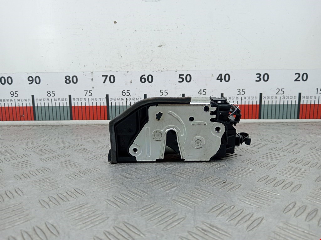 Замок двери передней правой BMW X5 E70 2007-2013