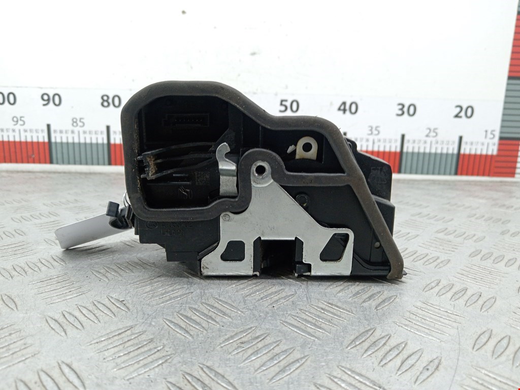 Замок двери передней правой BMW X5 E70 2007-2013