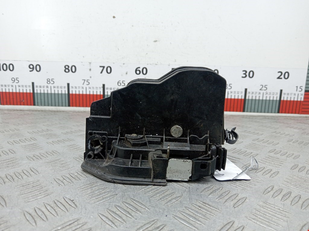 Замок двери передней правой BMW X5 E70 2007-2013