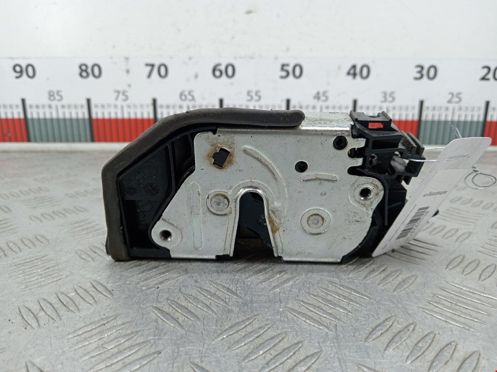 Замок двери передней правой BMW X5 E70 2007-2013
