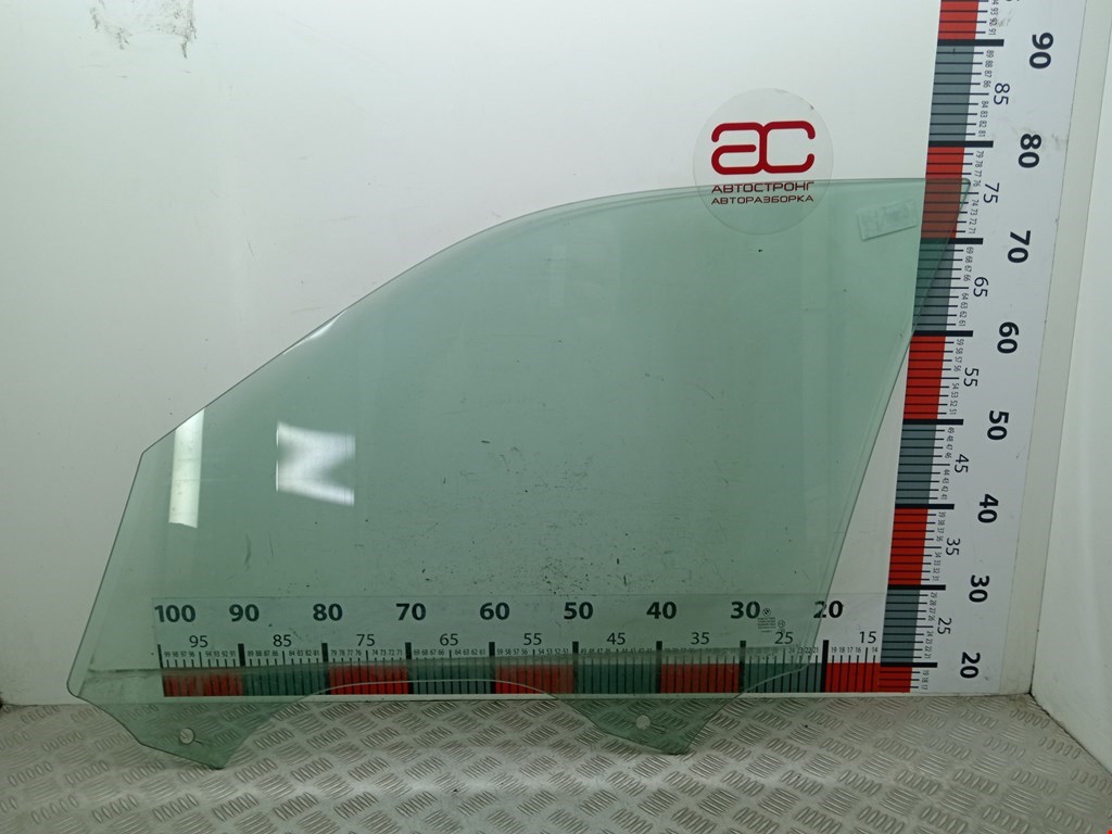 Стекло двери переднее правое BMW X5 E70 2007-2013