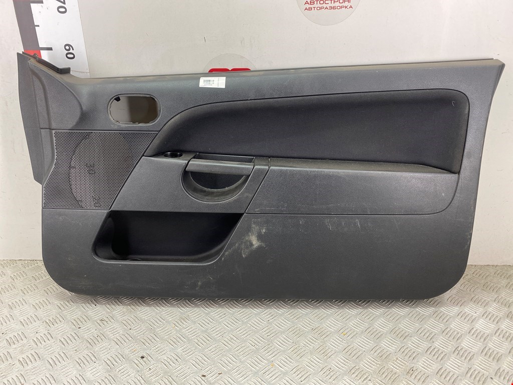 Обшивка двери передняя правая FORD Fiesta 2001-2008