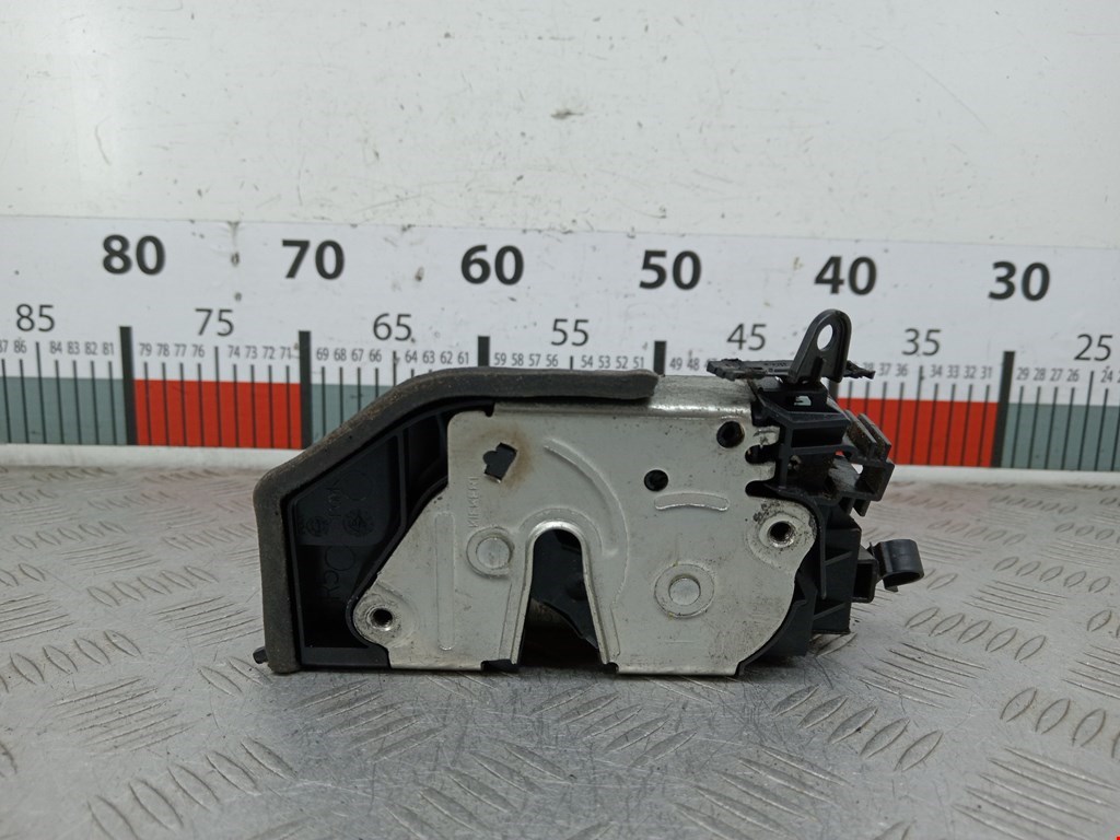 Замок двери передней правой BMW X5 E70 2007-2013