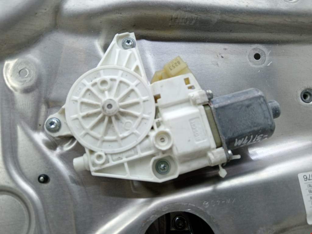 Стеклоподъемник задний левый MERCEDES-BENZ C-Class C-klasse W204 2007-2015