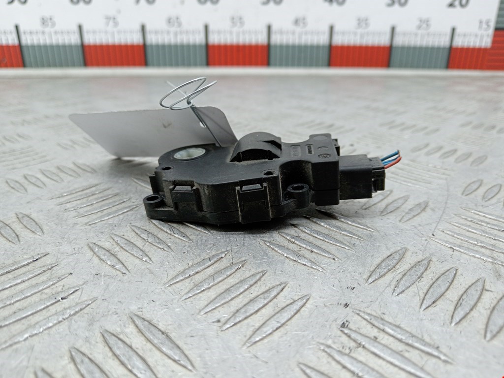 Моторчик заслонки печки BMW X5 E70 2007-2013