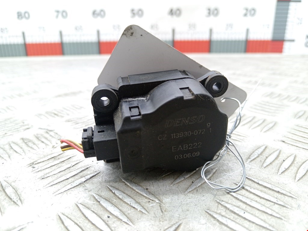 Сервопривод (электропривод моторчик привода) заслонки печки BMW 1-Series (E81/E82/E87/E88) (2004-2014)