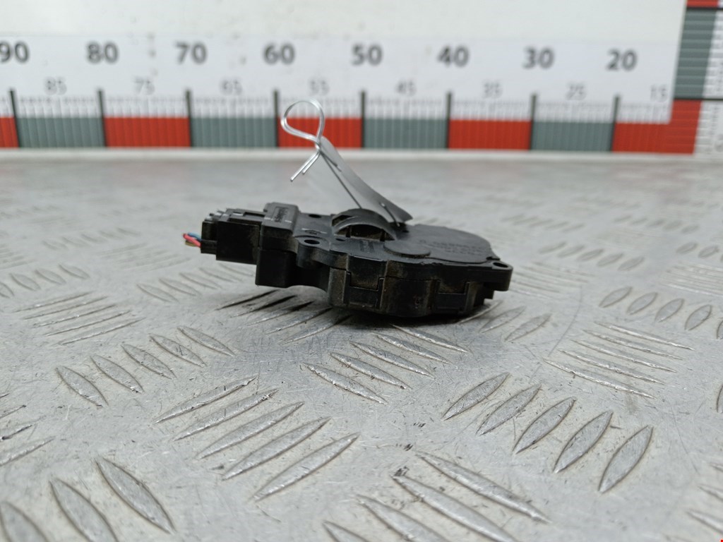 Моторчик заслонки печки BMW X5 E70 2007-2013