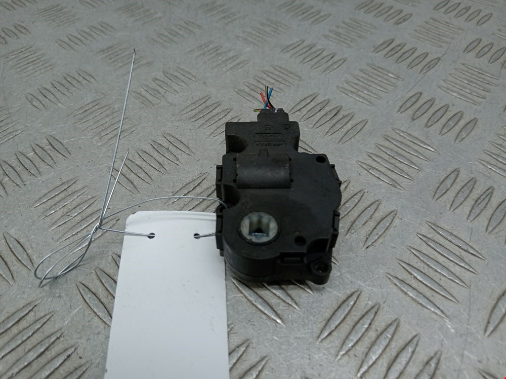 Моторчик заслонки печки BMW X5 E70 2007-2013