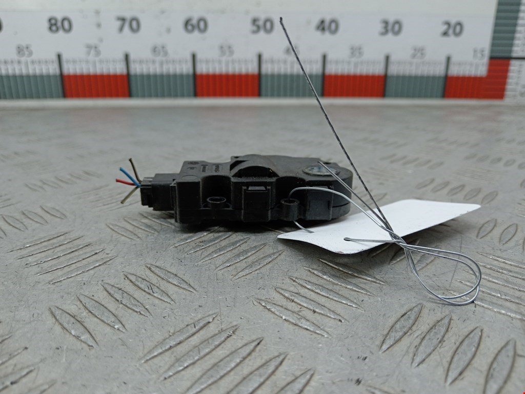 Моторчик заслонки печки BMW X5 E70 2007-2013