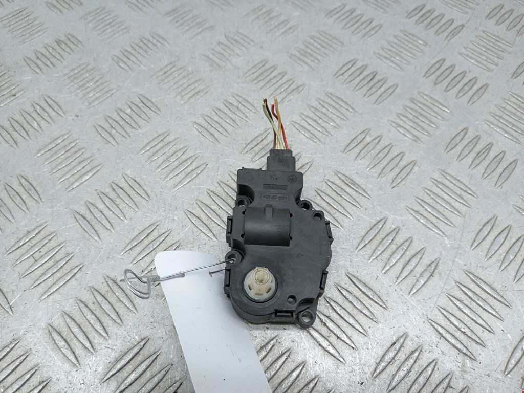 Моторчик заслонки печки BMW X5 E70 2007-2013