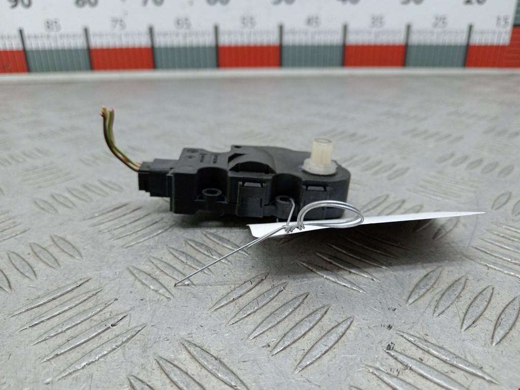 Моторчик заслонки печки BMW X5 E70 2007-2013