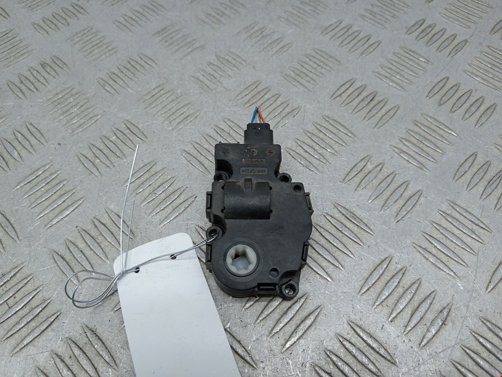 Моторчик заслонки печки BMW X5 E70 2007-2013