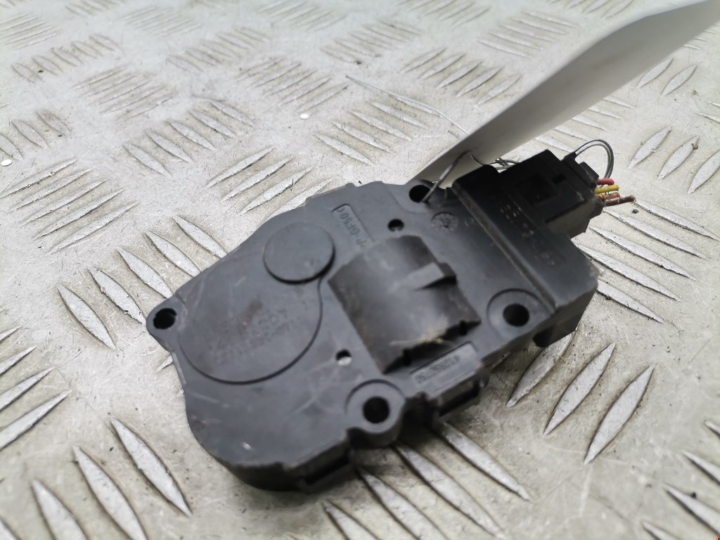 Моторчик заслонки печки BMW X5 E70 2007-2013