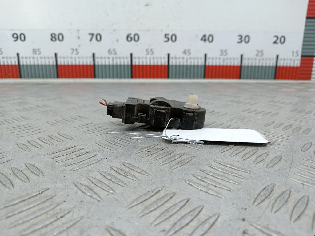 Моторчик заслонки печки BMW X5 E70 2007-2013