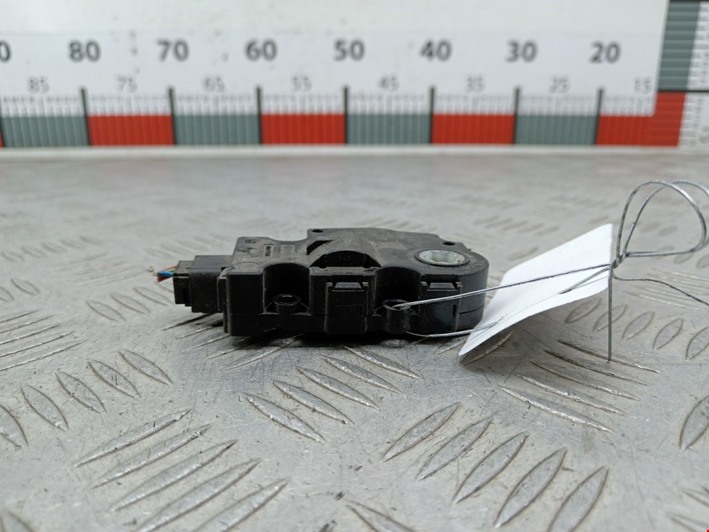 Моторчик заслонки печки BMW X5 E70 2007-2013