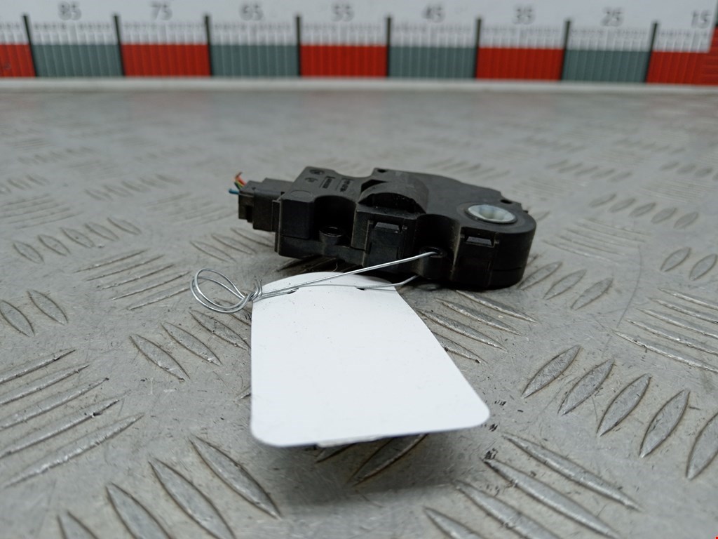 Моторчик заслонки печки BMW X5 E70 2007-2013