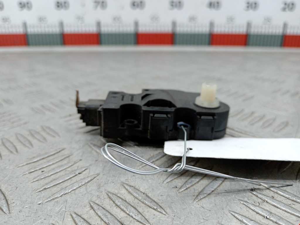 Моторчик заслонки печки BMW X5 E70 2007-2013